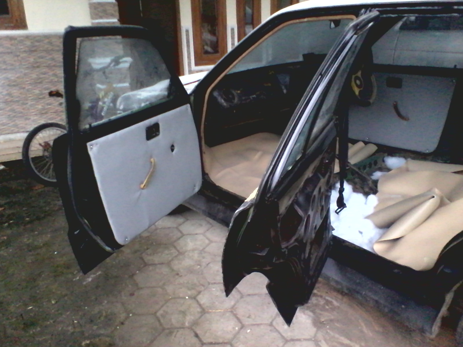 Pasang Karpet Lantai Mobil Charade G10 Sendiri Di Rumah Charade